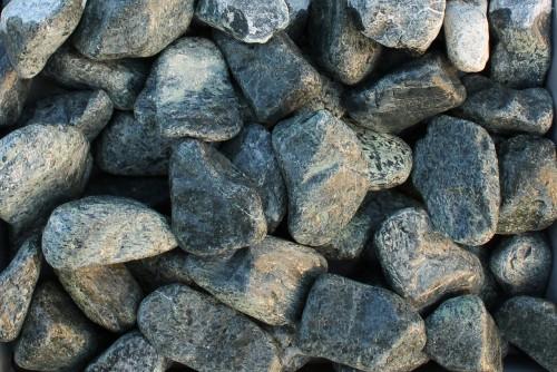 Щебень галтованый зеленый (змеевик) фр.50-100 мм.